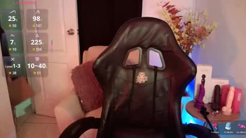 Snapshot of thiara_dor chatting on February 9, 2026, 3:32 am Thiara Next Stream 0211 get my social media 3 online show from February 9, 2026, 3:32 am