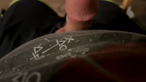 Snapshot of thickboylikestostroke chatting on December 31, 2024, 12:04 pm thickboylikestostroke online show from December 31, 2024, 12:04 pm