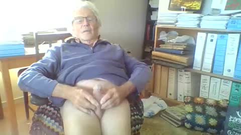 Snapshot of thickcockat71 chatting on March 19, 2026, 10:14 pm Thickcockat71 online show from March 19, 2026, 10:14 pm