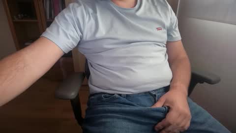Snapshot of thickguybcn chatting on May 18, 2026, 7:36 am ThickDickBCN online show from May 18, 2026, 7:36 am