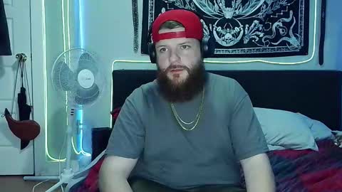 ThickHandsomeMan online show from December 11, 2024, 8:07 pm