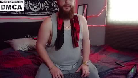 ThickHandsomeMan online show from January 8, 2025, 3:17 pm