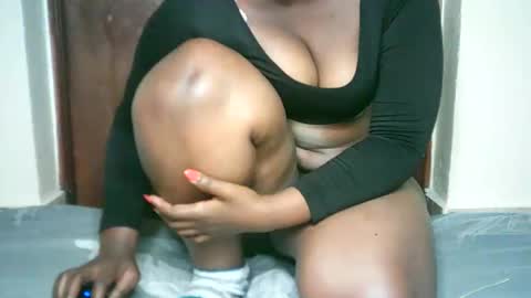 Snapshot of thickybabe_05 chatting on February 6, 2025, 5:57 am thickybabe_05 online show from February 6, 2025, 5:57 am