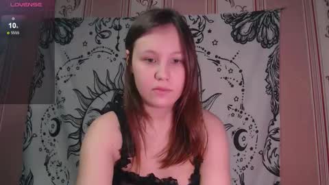 thighswithspikes online show from November 21, 2025, 10:14 am