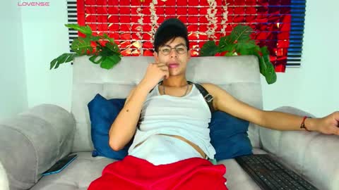 Snapshot of thiiagosaeenz chatting on February 17, 2026, 5:30 pm Thiago Saenzz online show from February 17, 2026, 5:30 pm