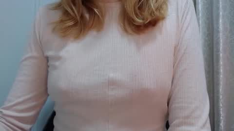 Snapshot of thin33 chatting on February 13, 2026, 2:18 am sara online show from February 13, 2026, 2:18 am