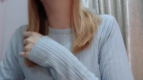 Snapshot of thin33 chatting on April 1, 2026, 1:39 am sara online show from April 1, 2026, 1:39 am