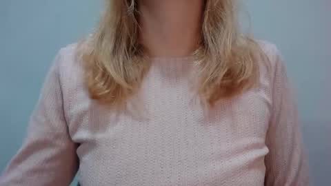 Snapshot of thin33 chatting on April 2, 2026, 2:09 am sara online show from April 2, 2026, 2:09 am