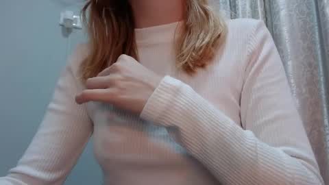 Snapshot of thin33 chatting on April 6, 2026, 2:09 am sara online show from April 6, 2026, 2:09 am