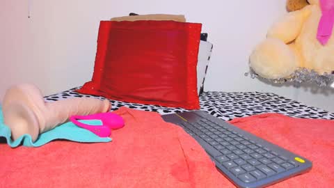 THIN PRINCESS  online show from January 31, 2025, 11:35 pm