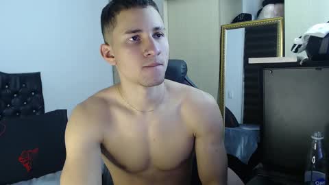 thin_tommy11 online show from January 7, 2025, 2:42 am