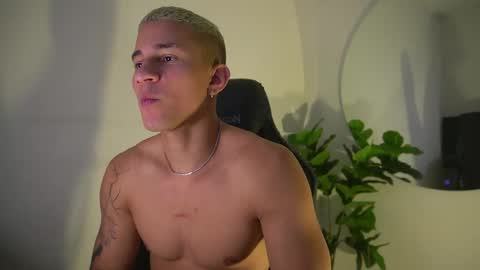 thin_tommy11 online show from March 18, 2026, 10:24 pm