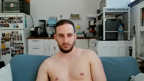 Snapshot of thinboy2 chatting on May 1, 2026, 12:32 pm Thinboy2 online show from May 1, 2026, 12:32 pm