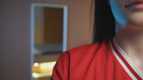 Lilly online show from May 27, 2026, 2:14 pm