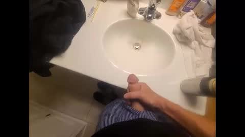 Snapshot of this_is_the_guy chatting on November 17, 2025, 4:18 am The Lawn Guy online show from November 17, 2025, 4:18 am