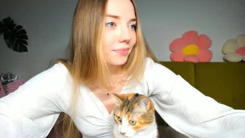 Snapshot of thisisamelia chatting on December 2, 2024, 5:04 pm Amelia shows on mondays fridays and sundays if anything changes im giving updates on my fansly online show from December 2, 2024, 5:04 pm