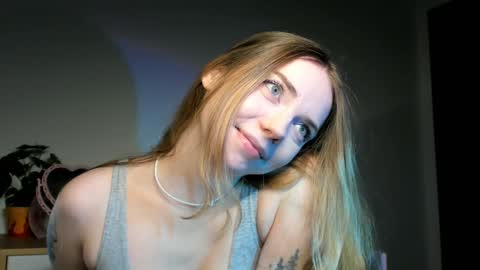 Snapshot of thisisamelia chatting on December 20, 2024, 7:07 pm Amelia shows on mondays fridays and sundays if anything changes im giving updates on my fansly online show from December 20, 2024, 7:07 pm