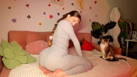 Snapshot of thisisamelia chatting on September 26, 2025, 4:22 pm Amelia shows on mondays fridays and sundays if anything changes im giving updates on my fansly online show from September 26, 2025, 4:22 pm