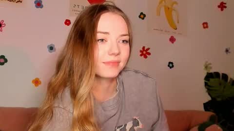 Snapshot of thisisamelia chatting on October 24, 2025, 6:15 pm Amelia shows on mondays fridays and sundays if anything changes im giving updates on my fansly online show from October 24, 2025, 6:15 pm