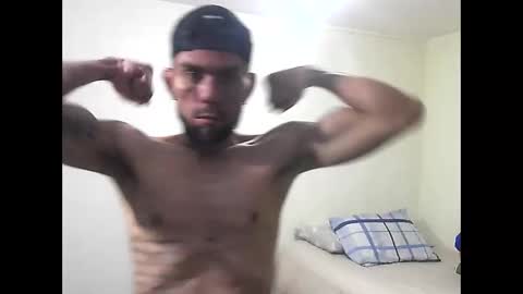 Snapshot of thomas2wood chatting on June 8, 2026, 11:05 pm Thomas2Wood online show from June 8, 2026, 11:05 pm
