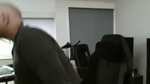 thomas315627 online show from April 13, 2026, 10:54 am