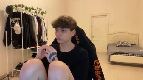 Thomas Hill online show from November 15, 2025, 8:05 pm