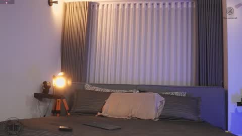 Thomas Falcon online show from October 23, 2025, 10:52 pm