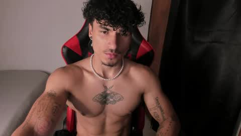 Snapshot of thomas_fit1 chatting on June 1, 2026, 1:40 am Thomas 3 JUST STAY AND BE MY LAST LOVE online show from June 1, 2026, 1:40 am