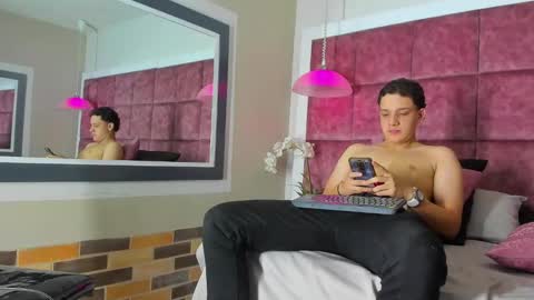 Snapshot of thomas_may4rs chatting on January 16, 2025, 4:28 am ---Thomas--- online show from January 16, 2025, 4:28 am