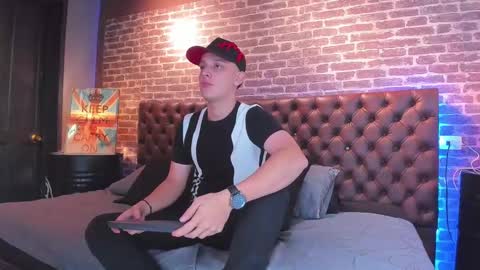 Snapshot of thomas_may4rs chatting on February 20, 2025, 4:18 am ---Thomas--- online show from February 20, 2025, 4:18 am