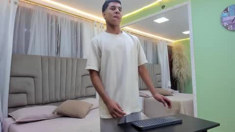 Snapshot of thomas_valkov chatting on May 27, 2026, 11:29 am Thomas Valkov online show from May 27, 2026, 11:29 am