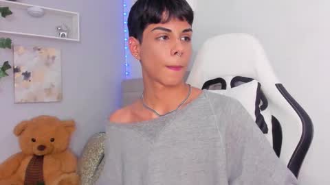 Thomas online show from November 11, 2025, 8:42 pm