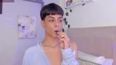 Thomas online show from April 22, 2026, 1:52 am