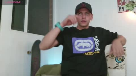 Snapshot of thomasjons chatting on June 7, 2026, 4:16 am thomasjons online show from June 7, 2026, 4:16 am