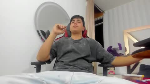 Snapshot of thomasthund chatting on January 14, 2026, 3:01 am thomasthund online show from January 14, 2026, 3:01 am