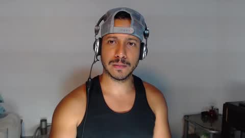 Snapshot of thommerxxx chatting on September 26, 2025, 4:49 am Thom online show from September 26, 2025, 4:49 am