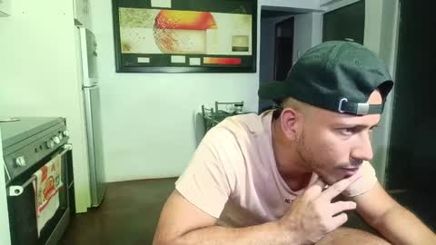 Snapshot of thommerxxx chatting on May 26, 2026, 4:25 pm Thom online show from May 26, 2026, 4:25 pm
