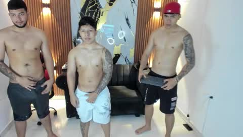 thomson_hot01 online show from October 1, 2025, 5:13 am