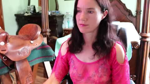 Snapshot of thornbury_rose chatting on May 9, 2026, 5:29 pm ThornburyRose online show from May 9, 2026, 5:29 pm