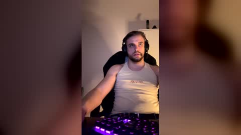 Snapshot of thorodinson03 chatting on February 12, 2026, 6:03 pm thorodinson03 online show from February 12, 2026, 6:03 pm