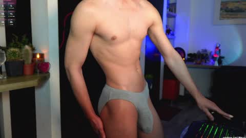   L e a n d e r   25OFF ON MY OF online show from April 14, 2026, 3:51 pm