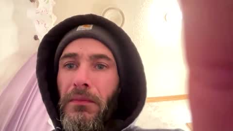 throbbing8585 online show from March 1, 2026, 10:45 pm