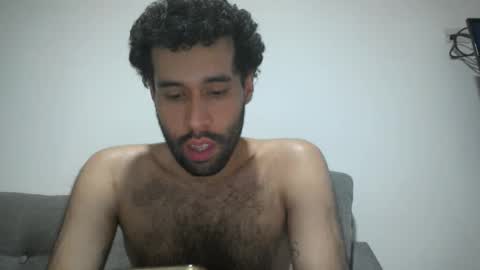 Snapshot of throwawayyourgun chatting on February 4, 2025, 5:01 pm Luka online show from February 4, 2025, 5:01 pm