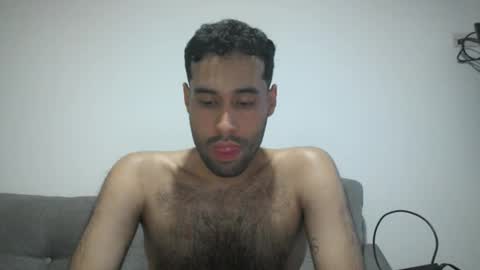 Snapshot of throwawayyourgun chatting on February 8, 2025, 8:32 pm Luka online show from February 8, 2025, 8:32 pm