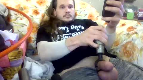 thunder8u42 online show from April 25, 2026, 2:36 pm