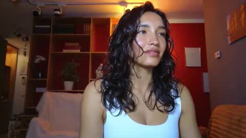 tia_j online show from October 25, 2025, 4:57 pm