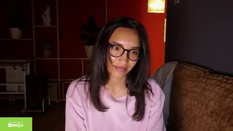 tia_j online show from November 6, 2025, 5:47 pm