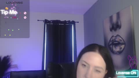 Tia Bella online show from November 12, 2025, 7:57 pm