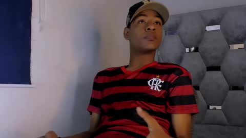 Snapshot of tiago_xxx_ chatting on October 20, 2025, 8:20 pm tiago_xxx_ online show from October 20, 2025, 8:20 pm
