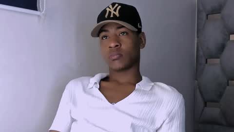 Snapshot of tiago_xxx_ chatting on October 21, 2025, 9:26 pm tiago_xxx_ online show from October 21, 2025, 9:26 pm